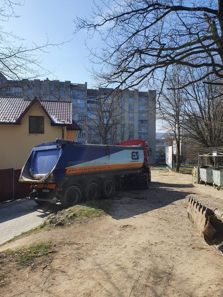 У Трускавці ліквідовують стихійне сміттєзвалище, фото-5 У Трускавці ліквідовують стихійне сміттєзвалище, фото-5, Фото - сторінка у Facebook Андрій Кульчинський