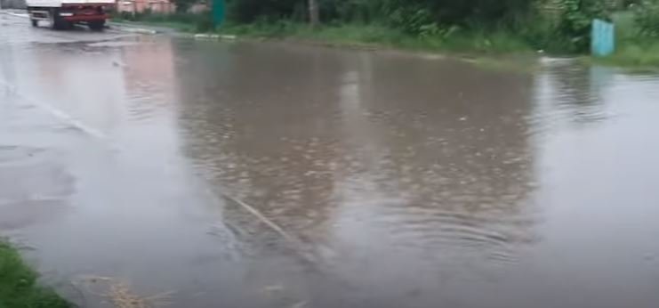 Дрогобич затопило - очевидці зняли відео, фото-1 Дрогобич затопило - очевидці зняли відео, фото-1