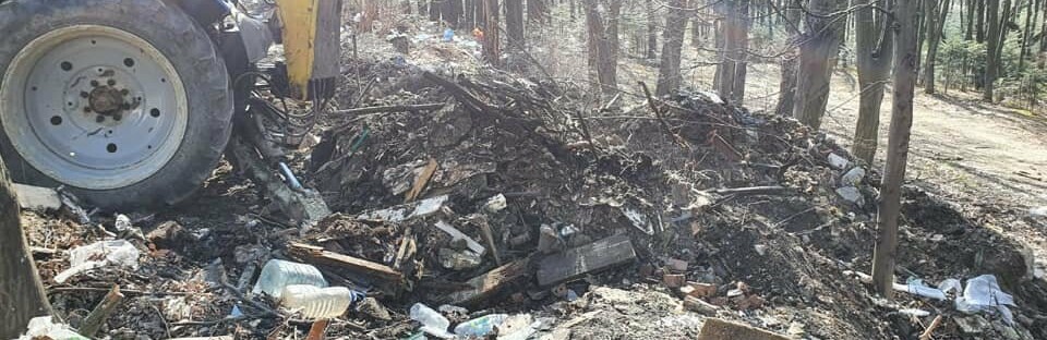 У Трускавці ліквідовують стихійне сміттєзвалище У Трускавці ліквідовують стихійне сміттєзвалище