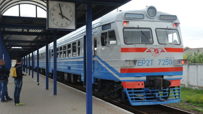 Понад 400 приміських потягів відновили рух з 1 червня Понад 400 приміських потягів відновили рух з 1 червня