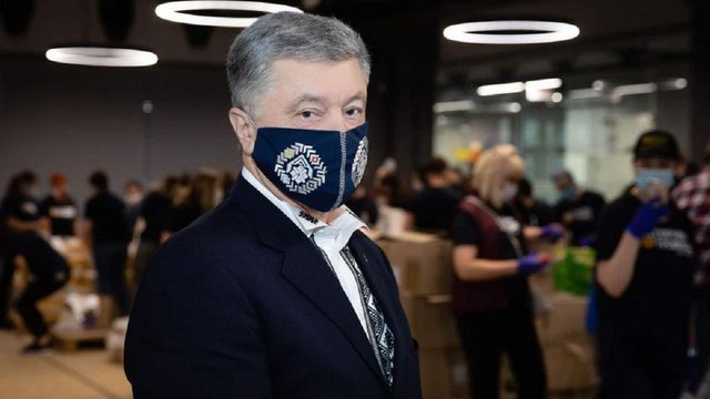 Петра Порошенка госпіталізували з ускладненням коронавірусу Петра Порошенка госпіталізували з ускладненням коронавірусу